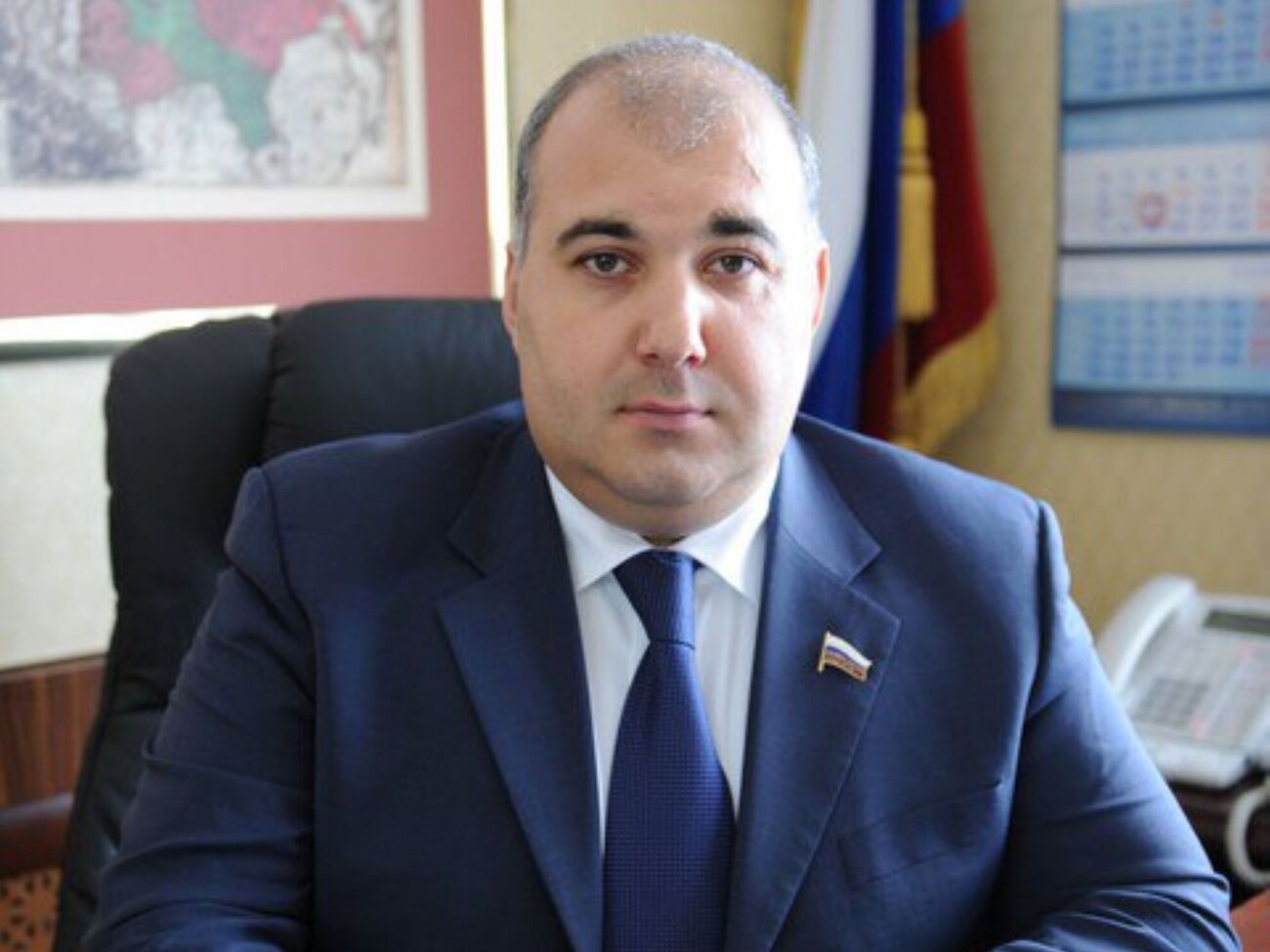 Напсо, вероятно, изнасиловал свою помощницу, когда ей было 19 лет