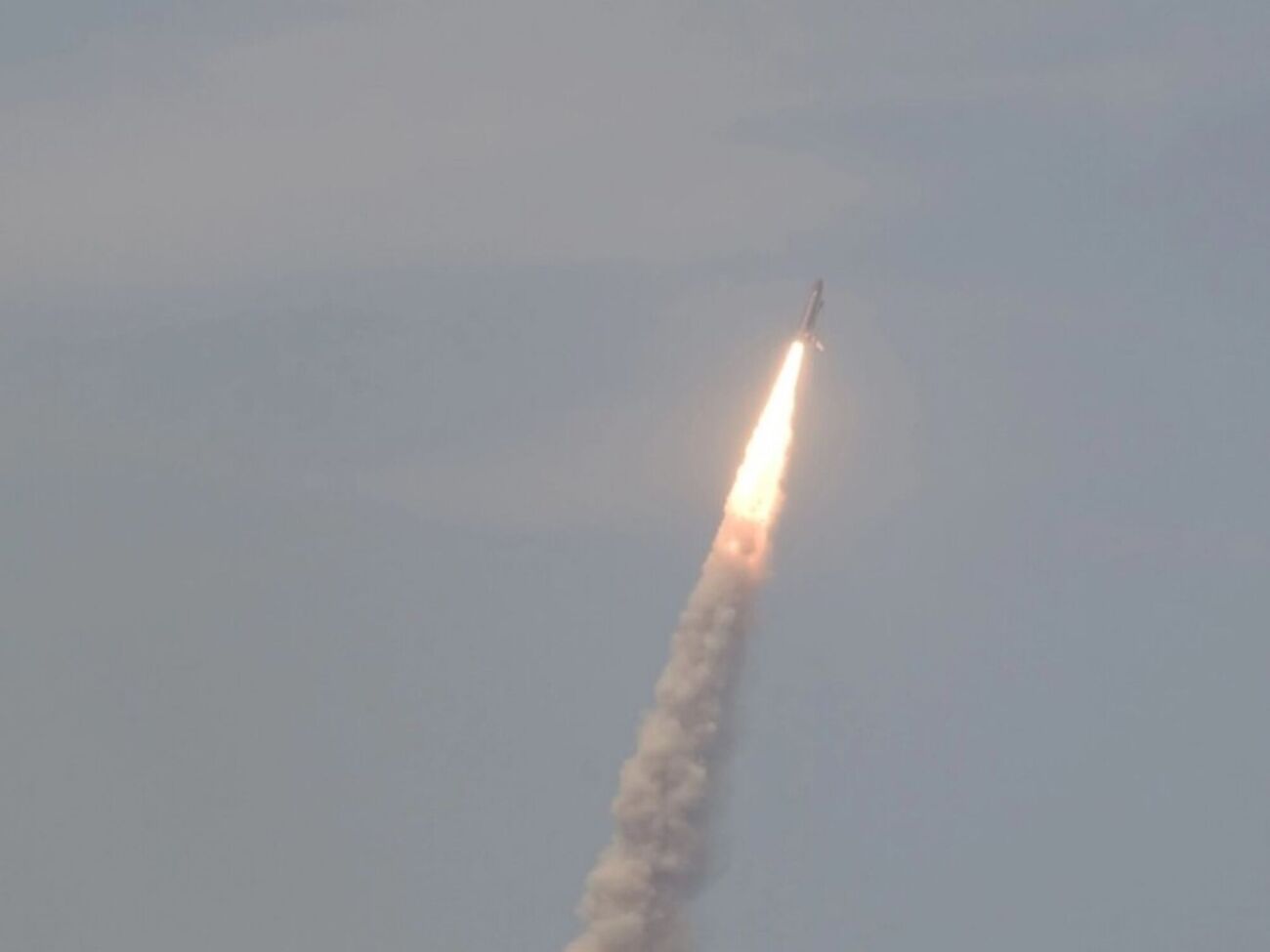 Лукашенко заявил, что "Орешник" якобы "в пути"