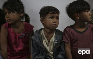 Білий дім заявляє про набуття громадянства "сотнями тисяч осіб, які не відповідають вимогам"