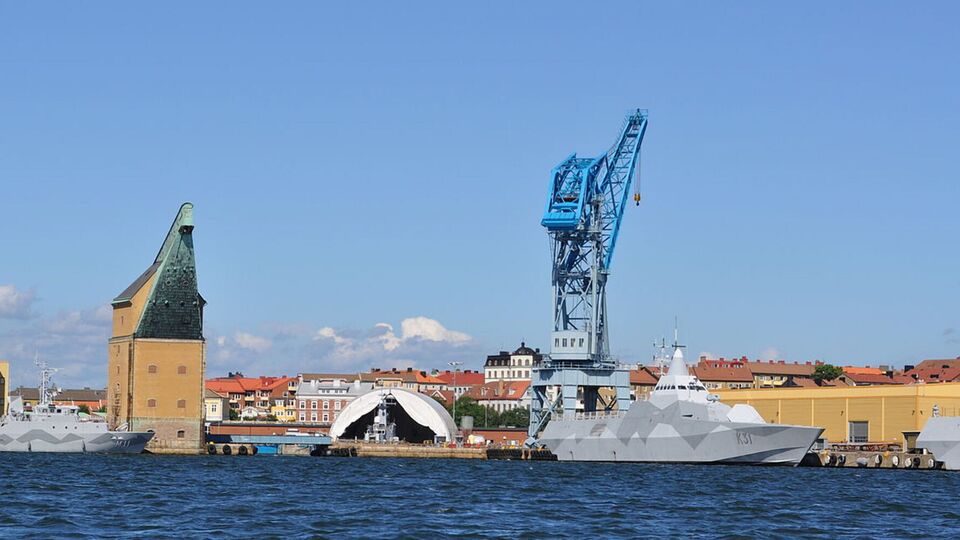 На место вызвали полицию, и правоохранители сами могли видеть подозрительный дрон, говорится в статье