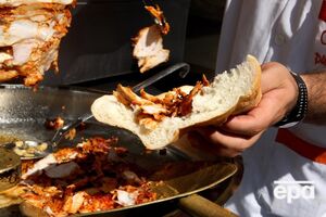 Около 3,5 лет назад Международная ассоциация донера Udofed в Стамбуле подала в ЕС заявление о внесении донера в реестр как "гарантированного традиционного блюда"