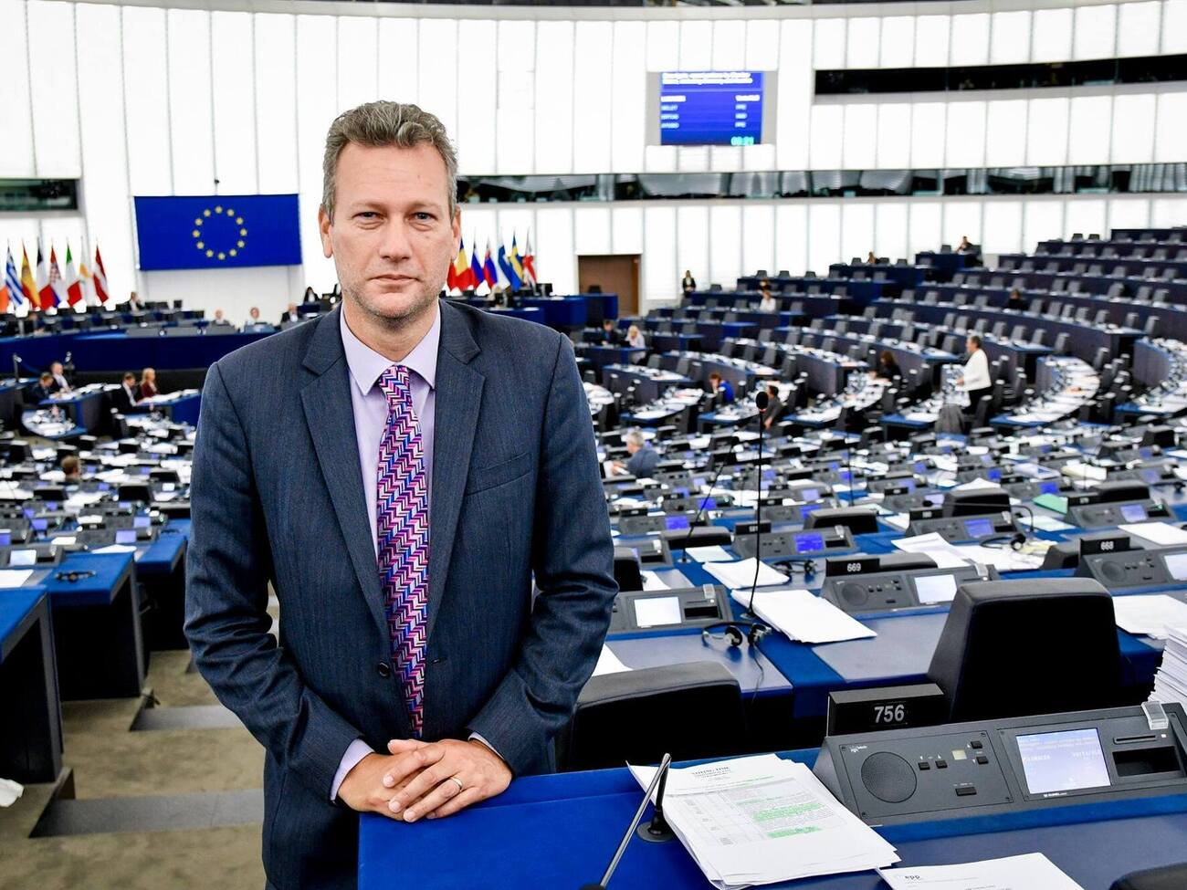 Гілл зізнався за вісьмома епізодами