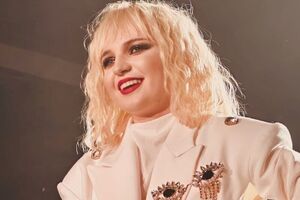 Во время сольного киевского концерта в августе 2024 года Klavdia Petrivna впервые показала свое лицо