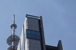 Чоловік фасадом видерся на дах Varso Tower