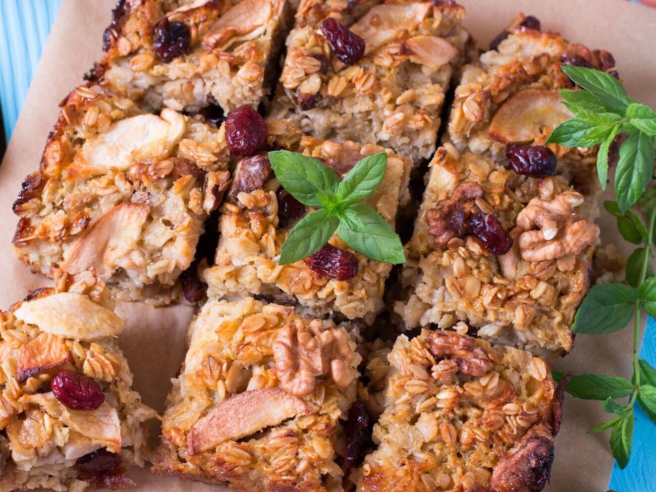 Для пирога знадобиться 120 г вівсяних пластівців