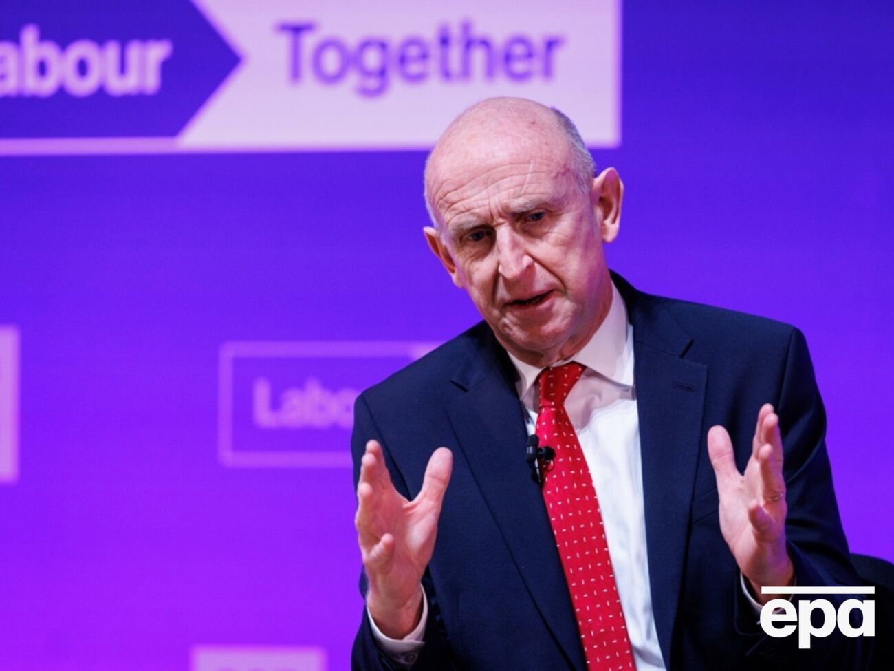 Хили заявил The Telegraph, что эти "безрассудные" и "опасные" маневры получат ответ от стран НАТО