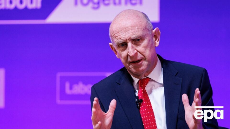 Гілі заявив The Telegraph, що ці "безрозсудні" й "небезпечні" маневри дістануть відповідь від країн НАТО