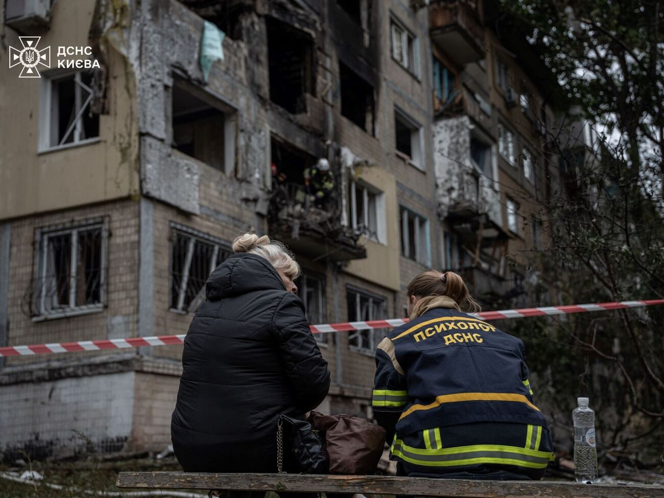 По информации ГСЧС, в Киеве четверо погибших и 13 пострадавших в результате ночной атаки РФ