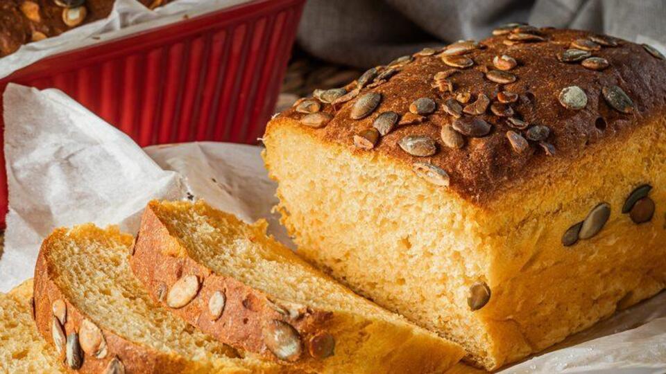 Тыквенный хлеб является вкусным дополнением ко многим блюдам