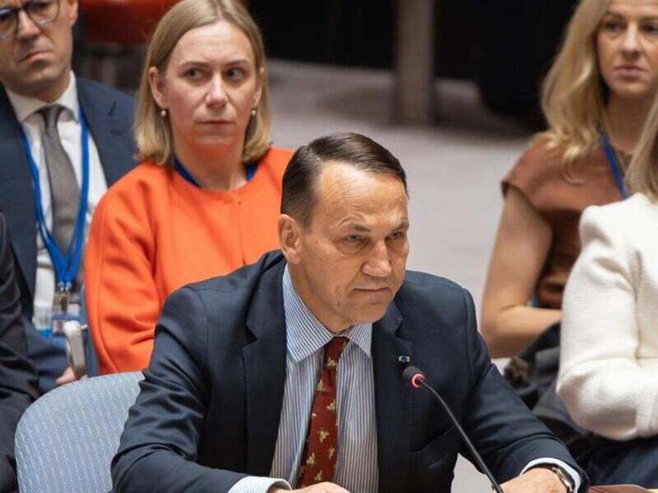 По словам Сикорского, Путин прекратит войну против Украины только тогда, когда осознает, что не способен ее выиграть