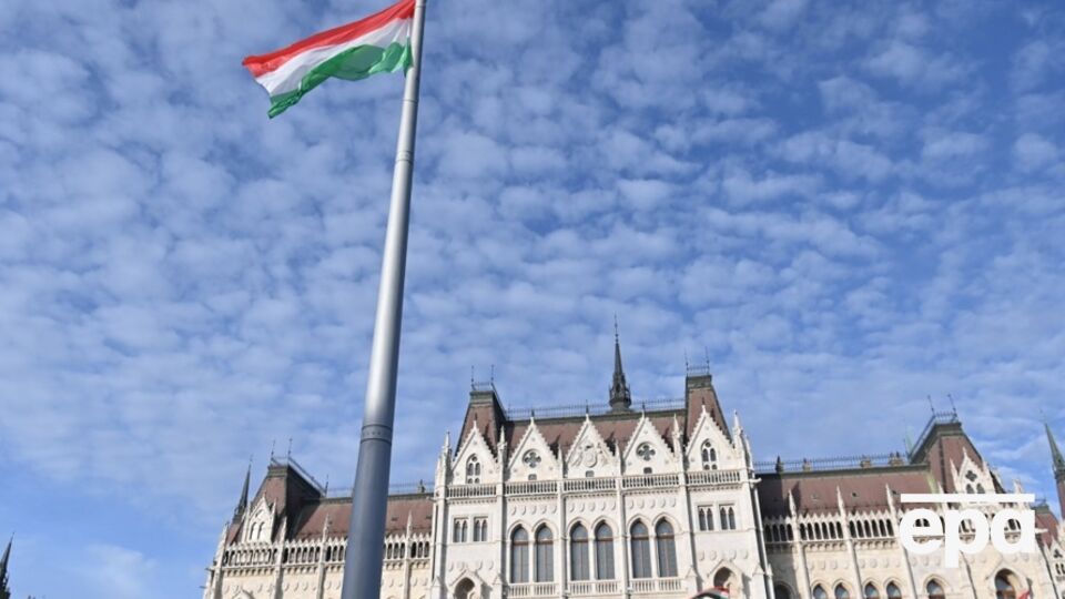 Керівник апарату офісу прем'єр-міністра Угорщини повідомив, що це "реакція Угорщини на українську цензуру"