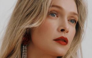 Брежнєва показала обличчя зблизька