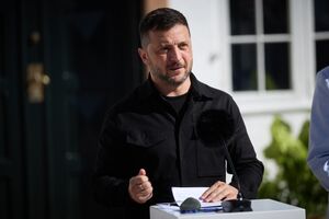 Украине необходимо иметь достаточно возможностей, чтобы защититься от атак РФ, отметил Зеленский