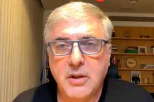 Трамп может передавать "приветствия" Путину и Си, но их больше интересует парад оружия в Пекине