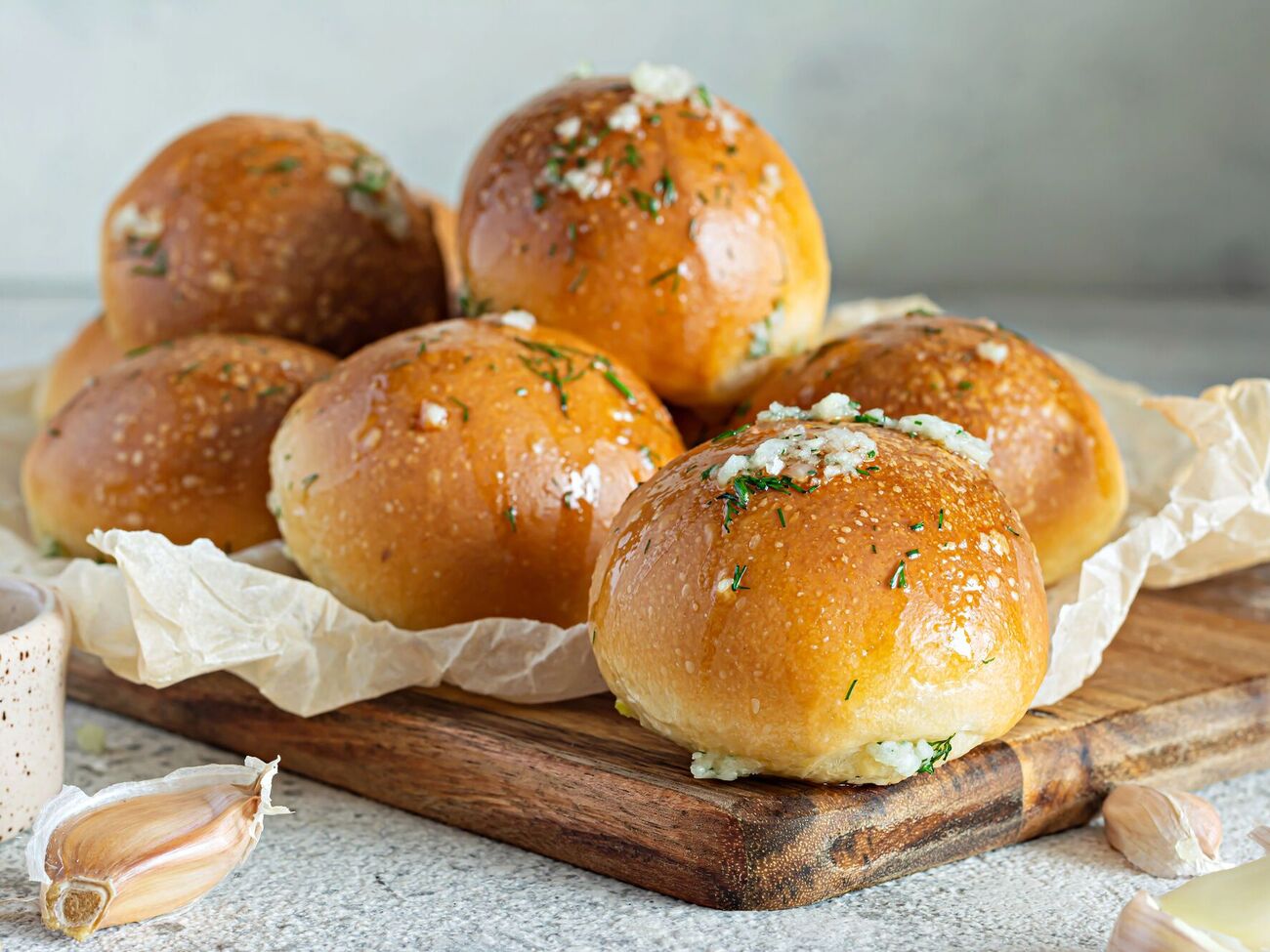 Для тіста знадобиться 600 г пшеничного борошна