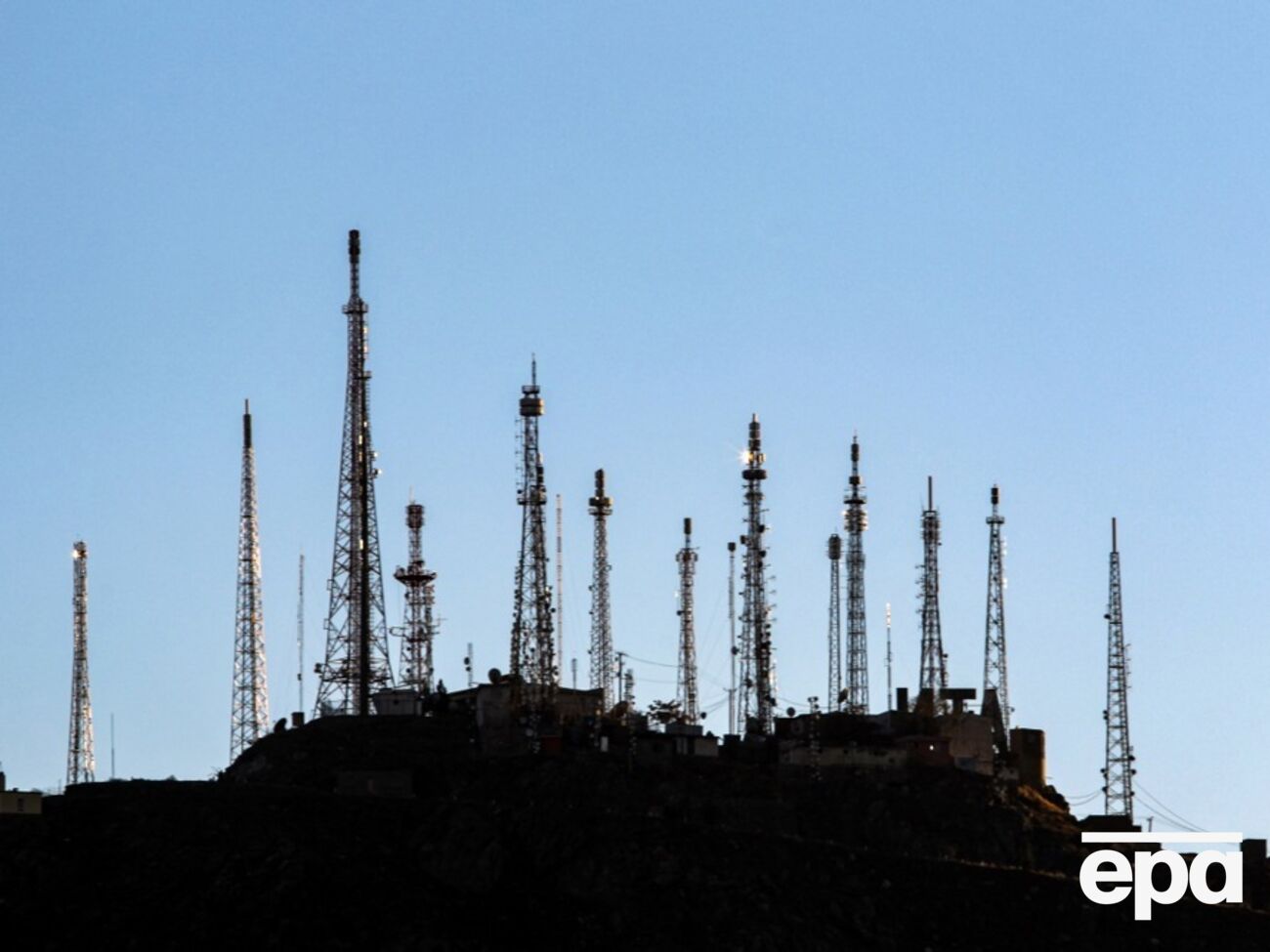 Моніторингові служби повідомляють про поетапне вимкнення зв'язку в Афганістані