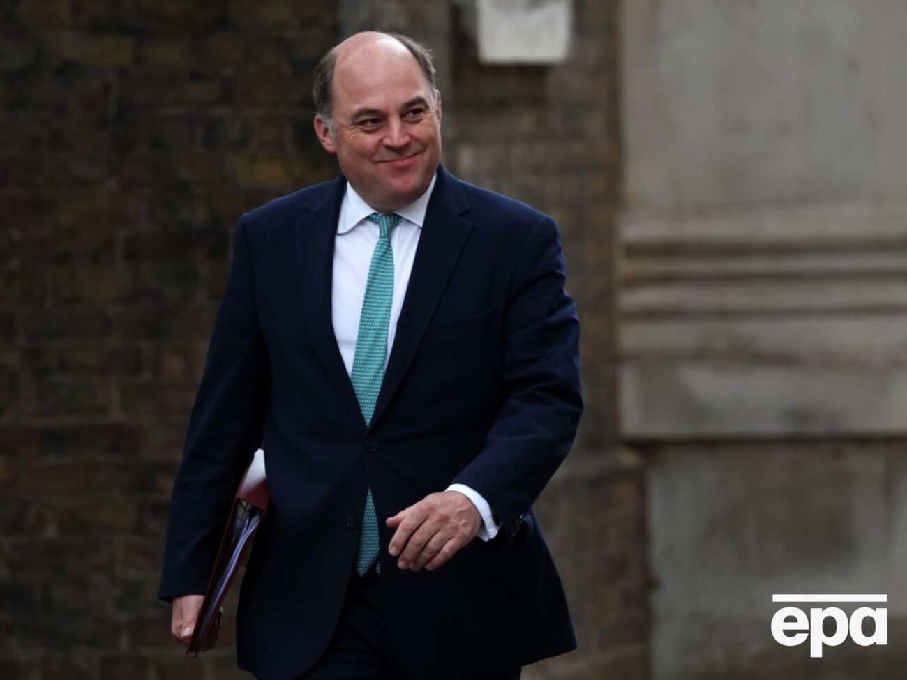 Воллес закликав дати Україні далекобійні ракети