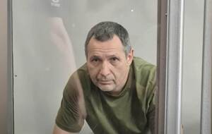 За словами сусідів, підозрюваний приїжджав додому пізно, тому майже не контактував із жителями будинку