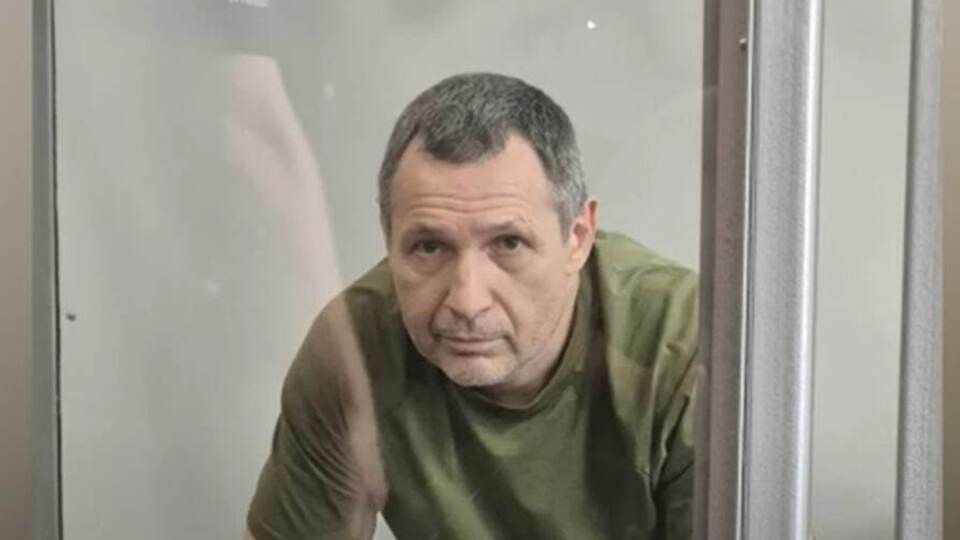 За словами сусідів, підозрюваний приїжджав додому пізно, тому майже не контактував із жителями будинку