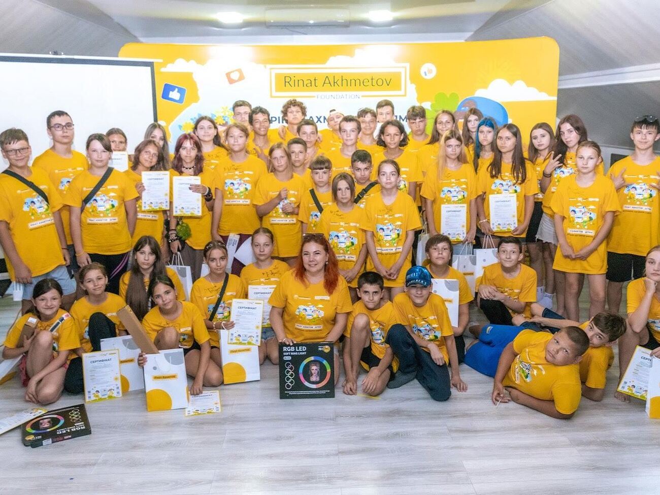 В кемпе состоялось награждение победителей всеукраинского конкурса эссе "Событие, которое изменило все. Сила помощи"