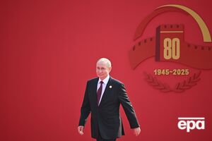 Путин своим поведением пытается показать, что давление на него "вроде бы не влияет", отметил Зеленский