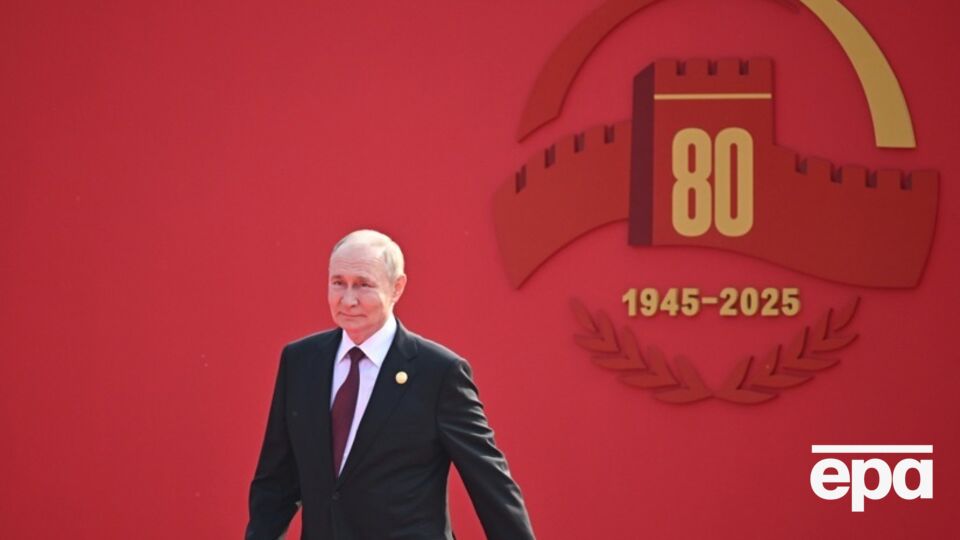 Путін своєю поведінкою намагається продемонструвати, що тиск на нього "начебто не впливає", зазначив Зеленський