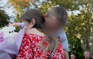 В результате спецоперации удалось эвакуировать морского пехотинца, трех бойцов НГУ и медработника больницы, рассказал Неижпапа