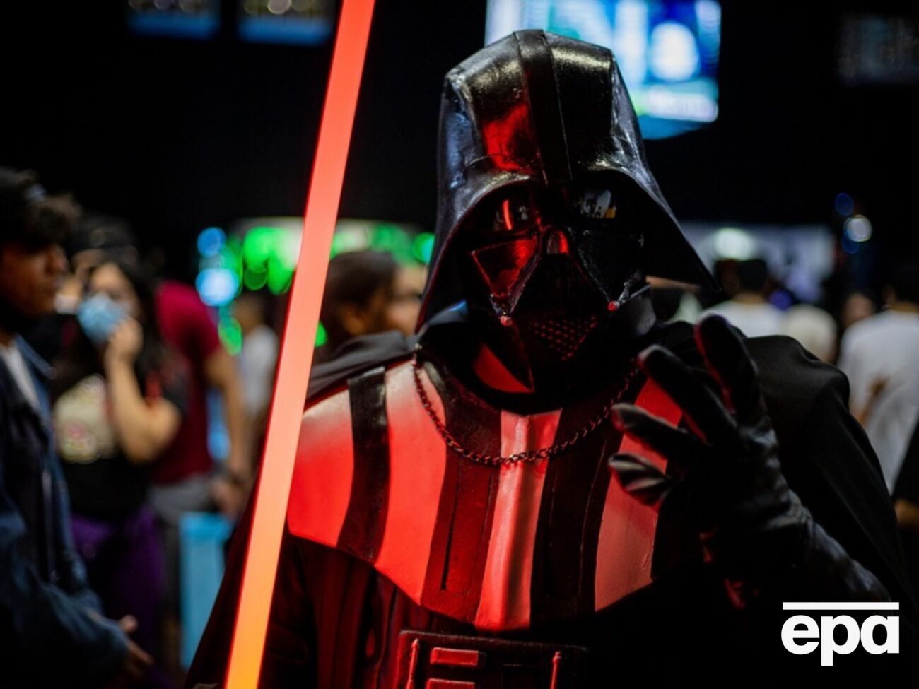 Передпродажна оцінка за реквізит коливалася в межах $1–3 млн, але ажіотаж перевершив очікування