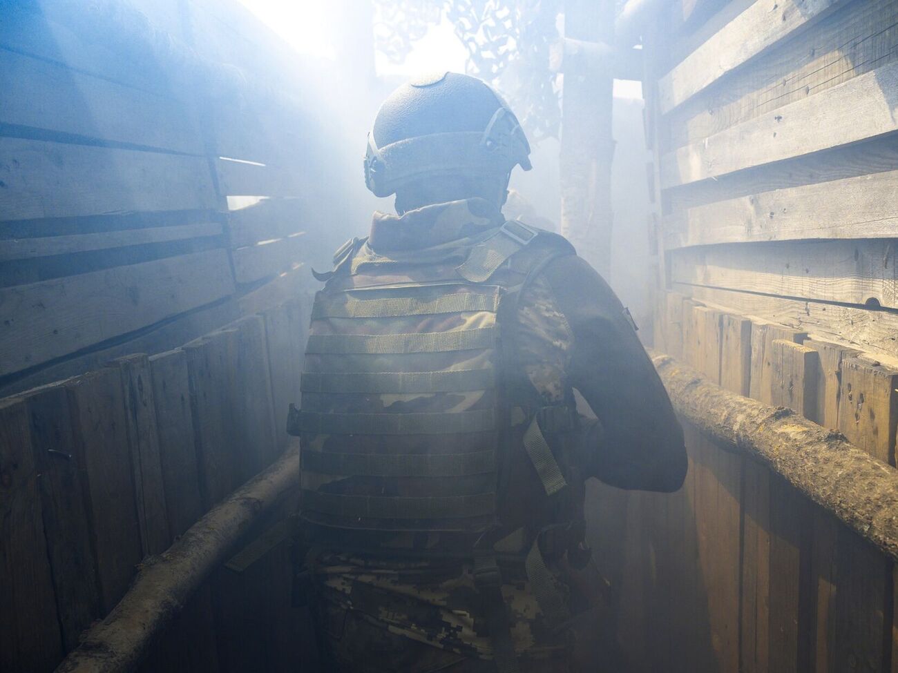 Охранять "буферную зону" в Украине могут войска из одного или нескольких государств, не входящих в НАТО, отметили СМИ