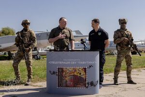 В Украине выпустили почтовую марку, посвященную операции по уничтожению российской стратегической авиации. Малюк говорит, что будут и новые "марки о легендарной "бавовне" СБУ"
