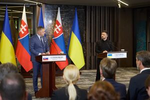 Украина будет отвечать на российские удары по ее энергообъектам, заявил Зеленский на пресс-конференции с Фицо