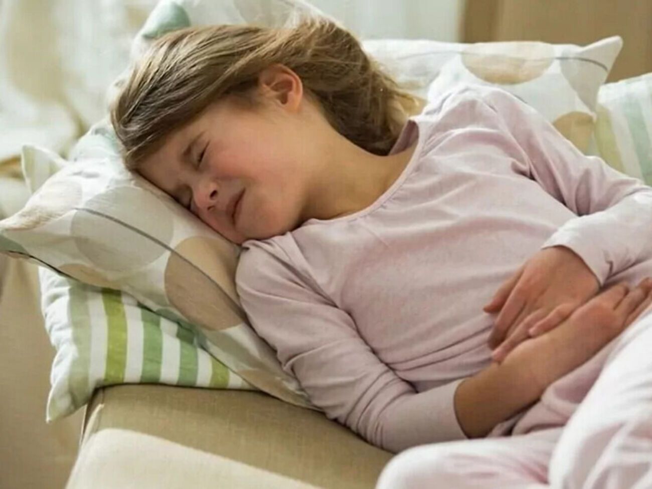 Причиной вспышки стало употребление 15-го и 16 августа отбивных из куриного филе, которые не прошли надлежащую термическую обработку, рассказала Госпродпотребслужба