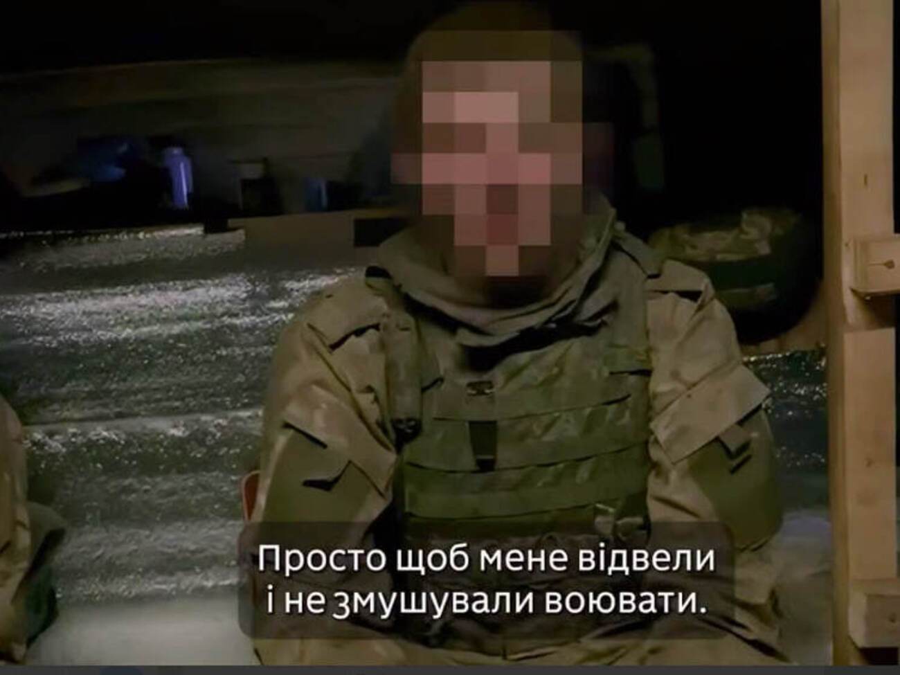 В видео, которое выложили пограничники, российские оккупанты рассказали, что сами сдались в плен