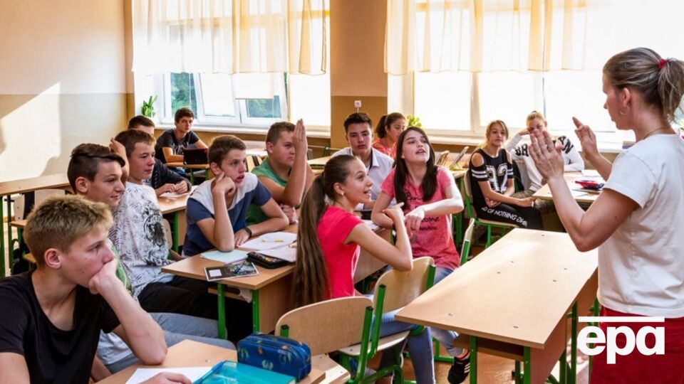 Перевод на бюджет возможен для детей погибших защитников Украины и других категорий