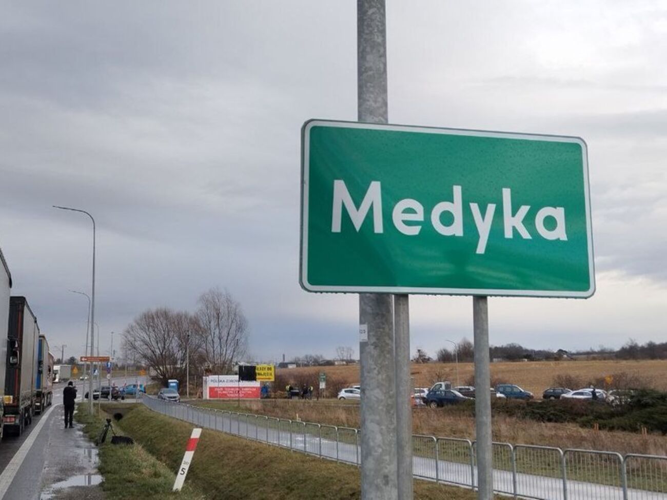 Акція мітингувальників відбувається за 1 км від польського пункту пропуску, додала ДПСУ