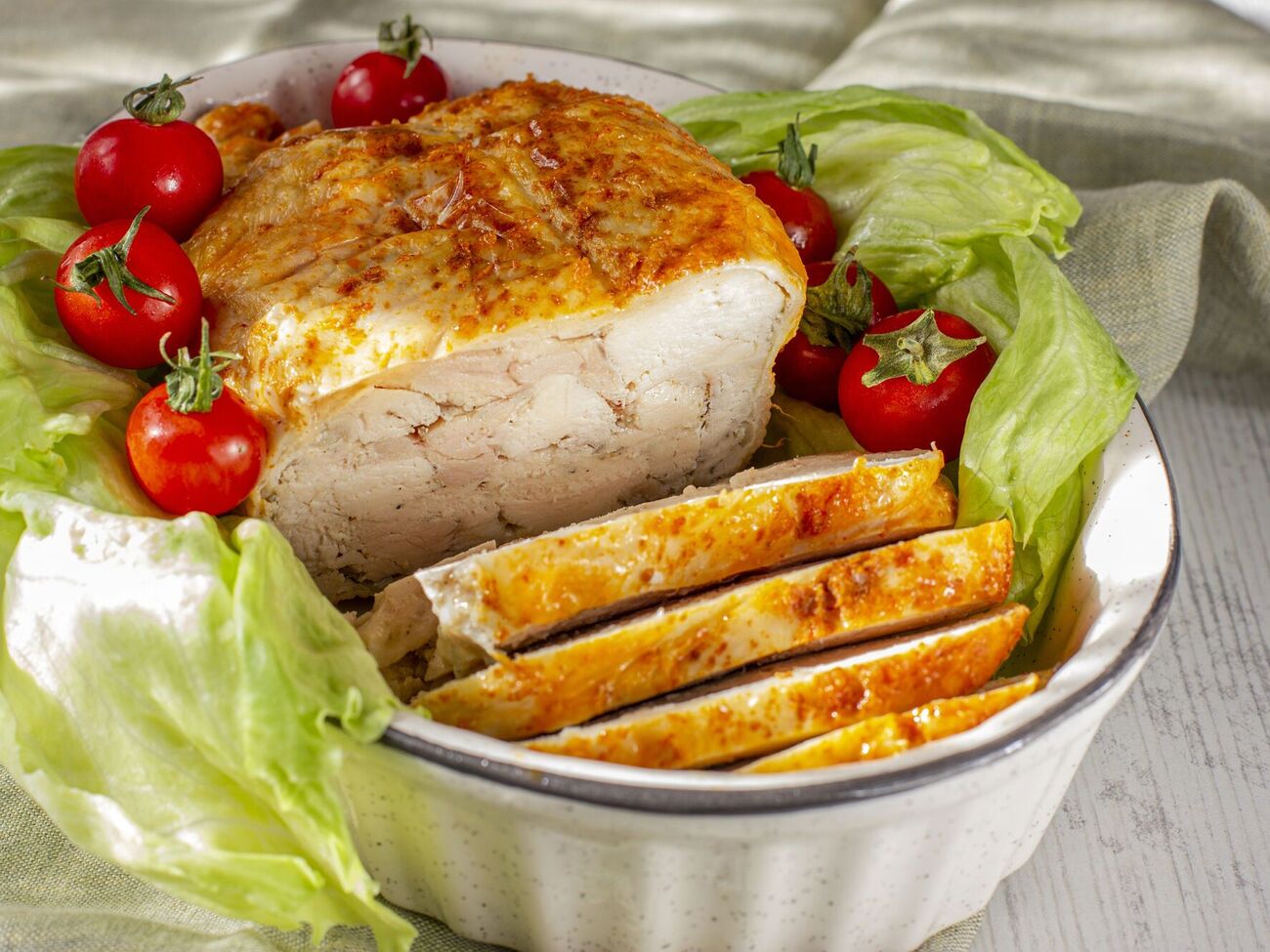 Мясо нужно выпекать примерно полчаса