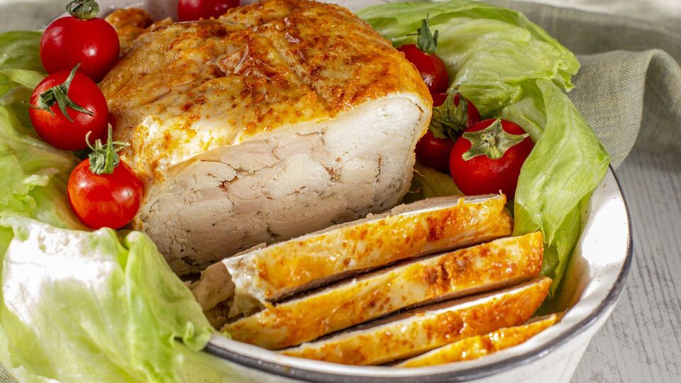 Мясо нужно выпекать примерно полчаса