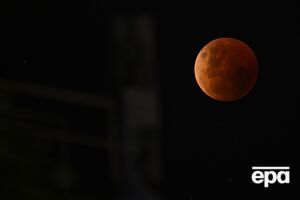 Місяць на час затемнення змінить свій колір