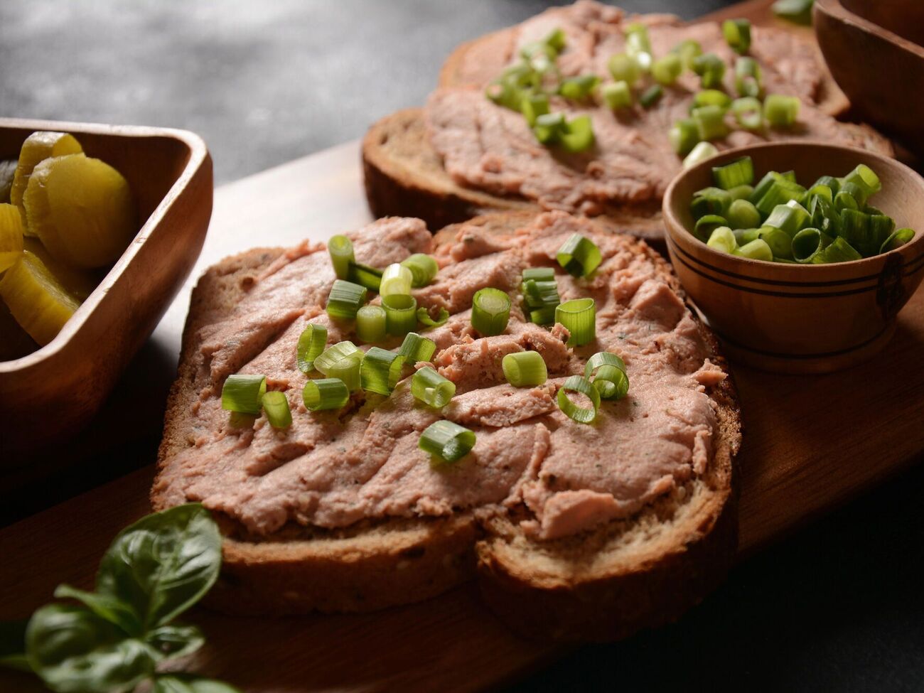 Для намазки возьмите 1 ст. л. майонеза