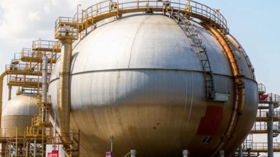 На НПЗ знищено важливий для перероблювання нафти об'єкт