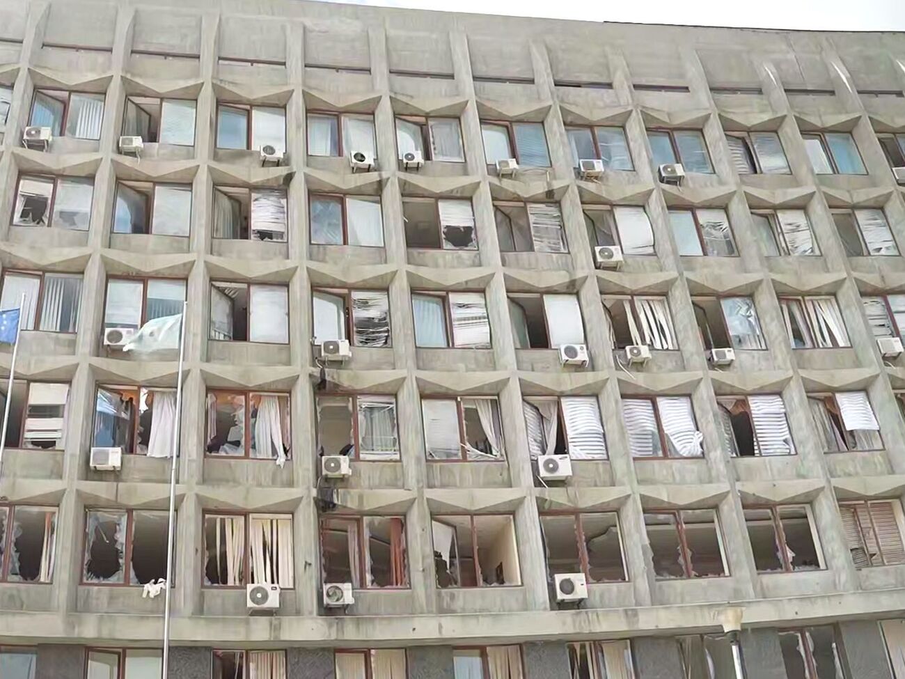 Оккупанты повредили административное здание