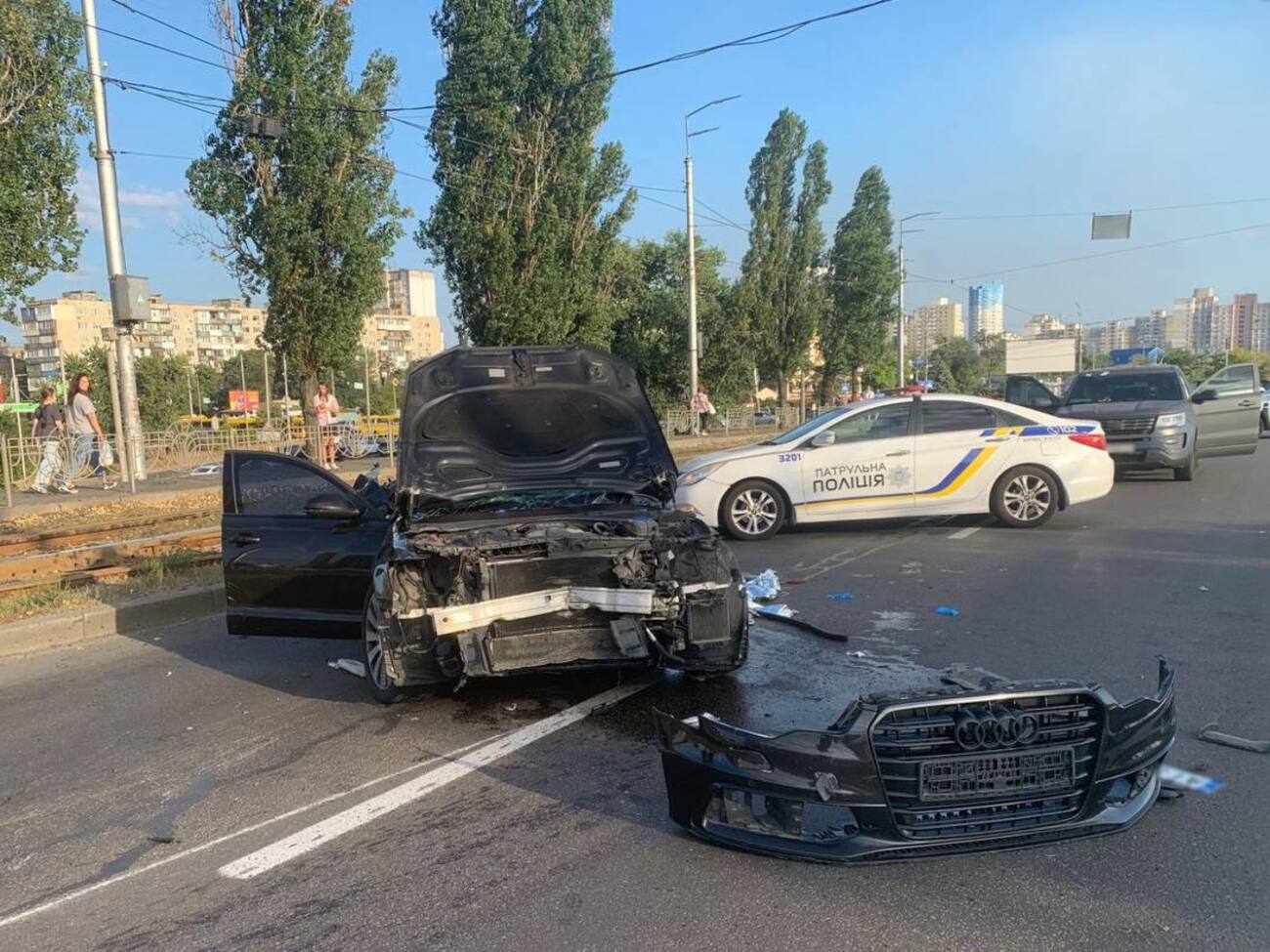 Від удару Audi загорівся, його водій і пасажир загинули на місці, розповіли в поліції Києва