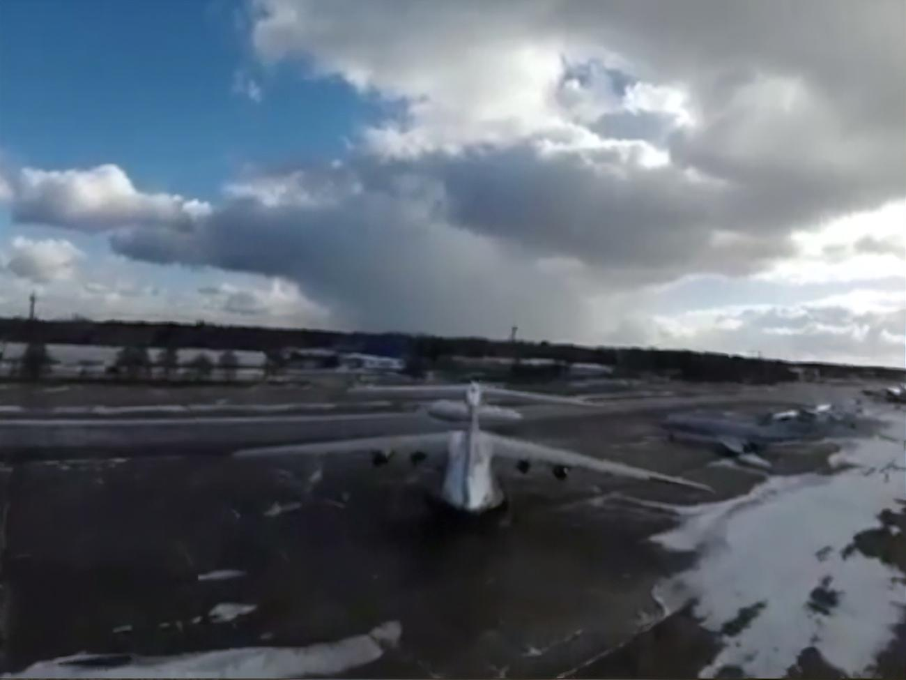 Задержанный в Украине белорус участвовал в операции СБУ на аэродроме в Мачулищах, сообщили СМИ