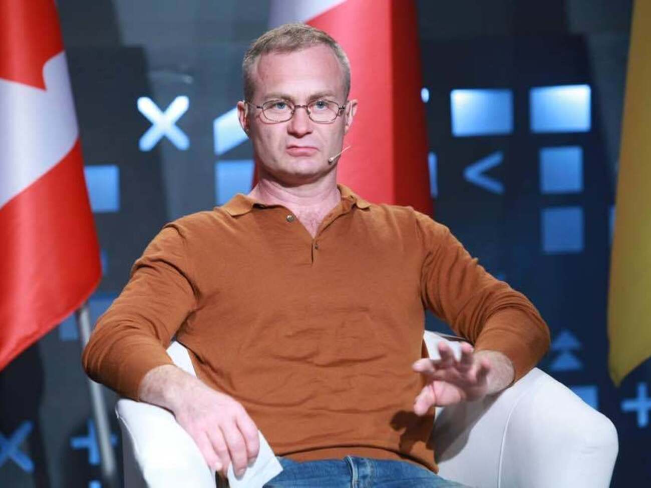 Война вошла в ту стадию, когда проиграет тот, у кого первого сдадут нервы. Надеюсь, на Банковой умеют играть в покер