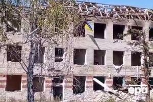 У селі підняли український прапор