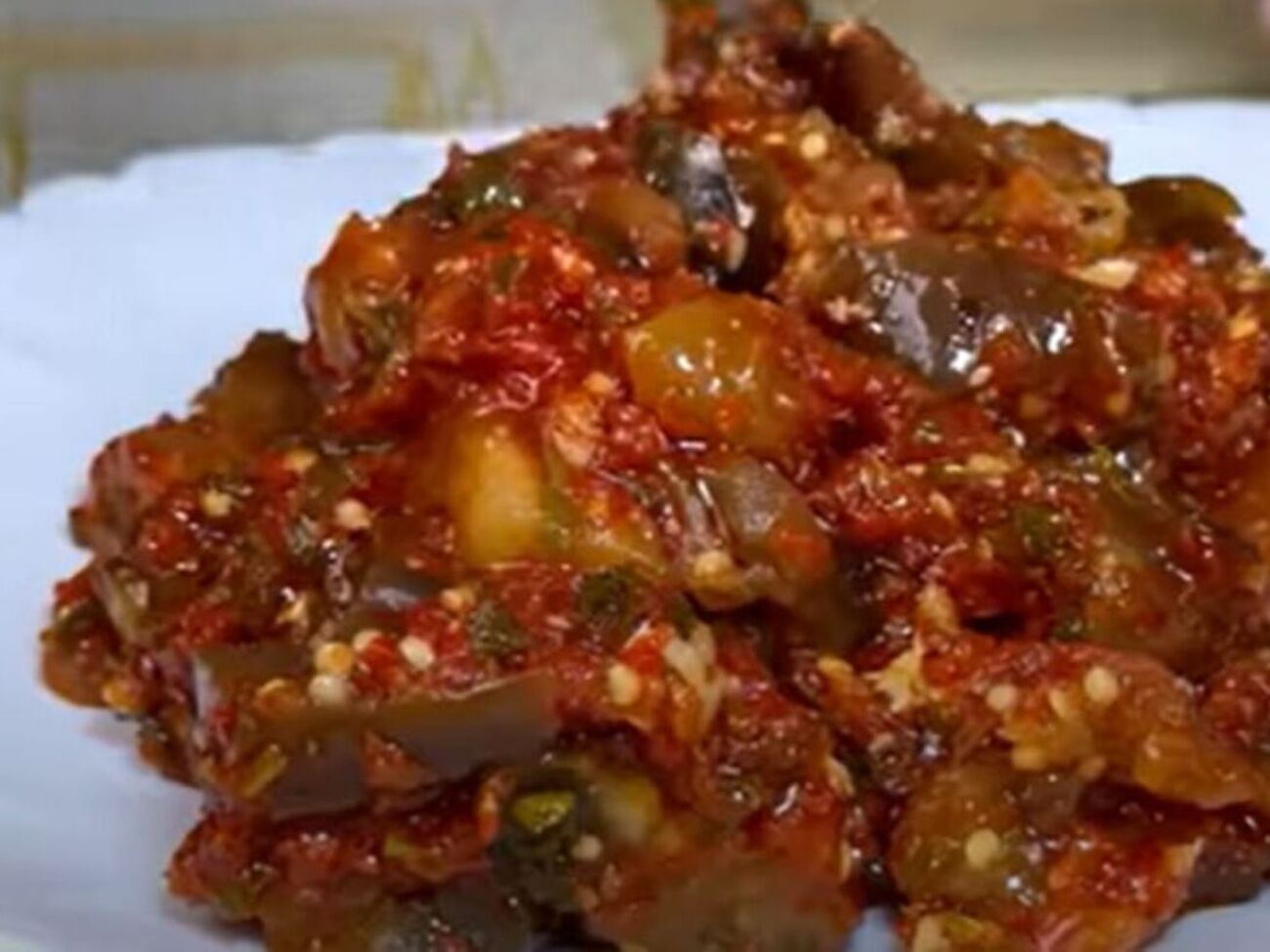 Баклажаны для салата нужно нарезать кубиками