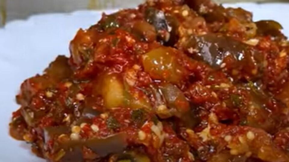 Баклажаны для салата нужно нарезать кубиками