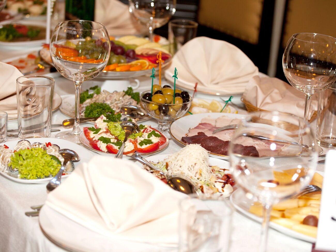 Дотримуючись принципів здорового харчування, контролюйте розміри порцій, щоб уникнути переїдання або недоїдання