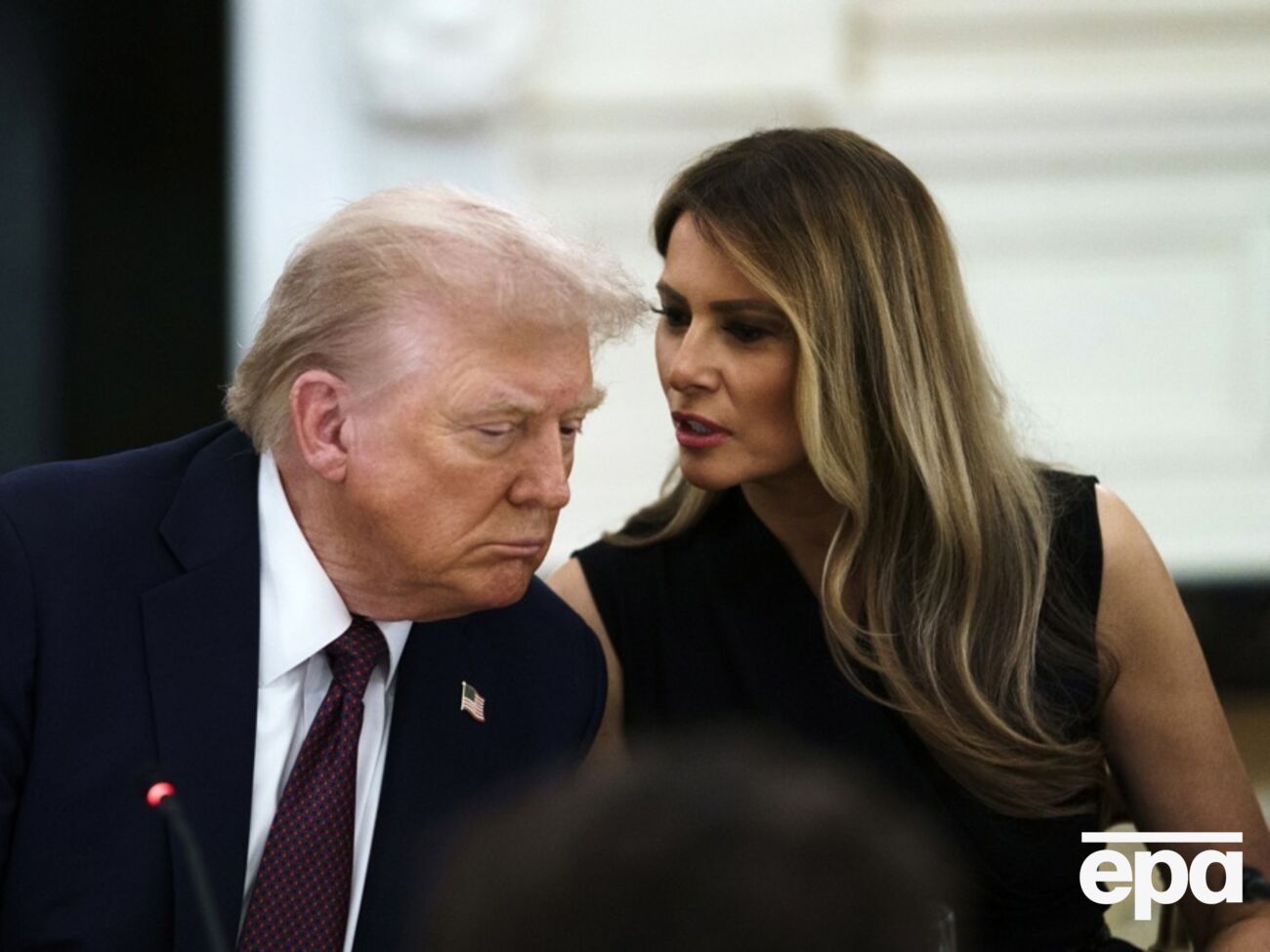 Первая леди США, жена Дональда Трампа Меланья Трамп (оба на фото) получила приглашение на саммит в Киеве, но не будет на нем присутствовать, рассказала Зеленская