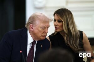 Первая леди США, жена Дональда Трампа Меланья Трамп (оба на фото) получила приглашение на саммит в Киеве, но не будет на нем присутствовать, рассказала Зеленская